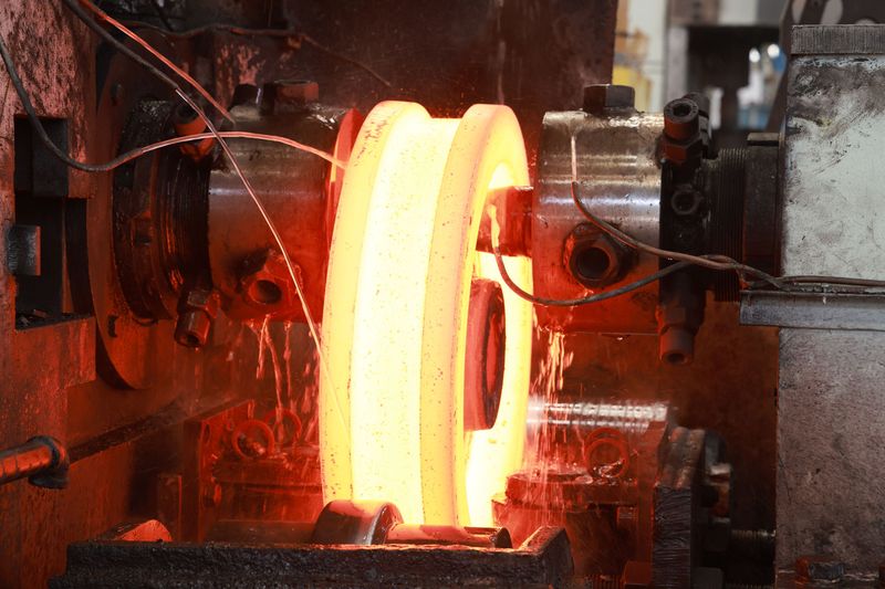 智能鍛造！給起重機(jī)裝上“無(wú)敵風(fēng)火輪”，是一種什么體驗(yàn)？